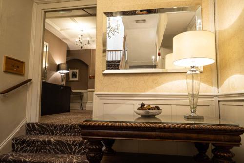 Gambar di galeri bagi The Swan Hotel, Wells, Somerset - The Coaching Inn Group di Wells