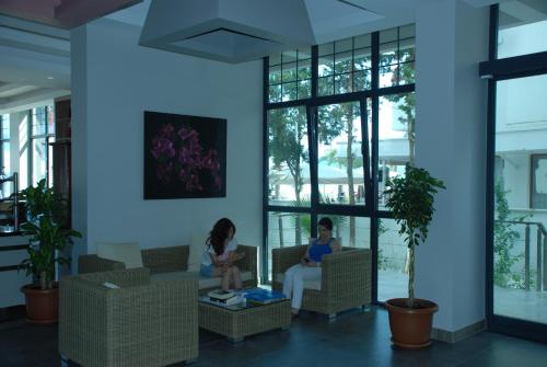 Ospiti di Begonville Beach Hotel - Adult Only