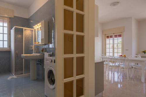 Una cocina o zona de cocina en VILLA ISCHIA