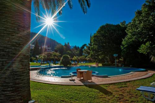 Bazén v ubytování Hotel Rivijera nebo v jeho okolí