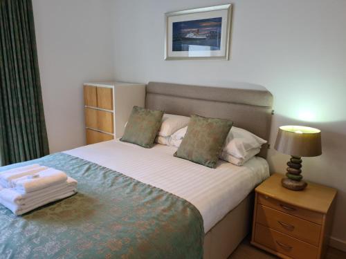 Katil atau katil-katil dalam bilik di The Park - Holyrood Road with Free Parking