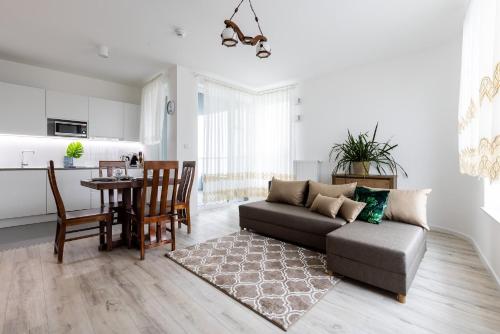 Η κουζίνα ή μικρή κουζίνα στο Symphony Modern Tower Apartamenty