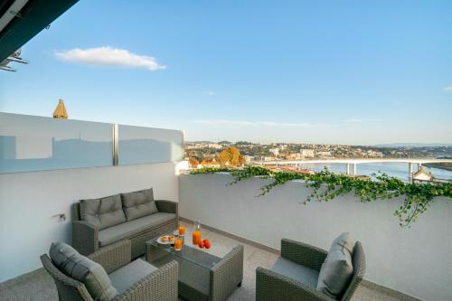 WHome Riverside View Premium Apartment w/ AC & Terrace