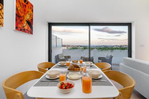 WHome Riverside View Premium Apartment w/ AC & Terrace