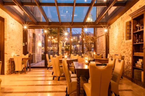 ห้องอาหารหรือที่รับประทานอาหารของ Corte Regia Relais & Spa