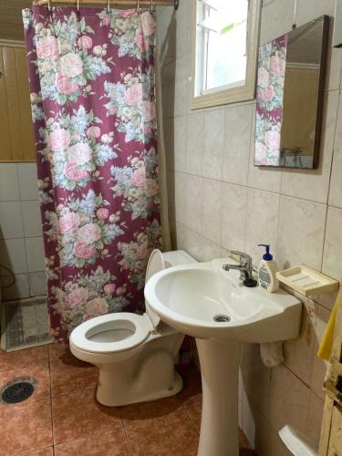 Ένα μπάνιο στο Hospedaje & Alojamientos Hilda