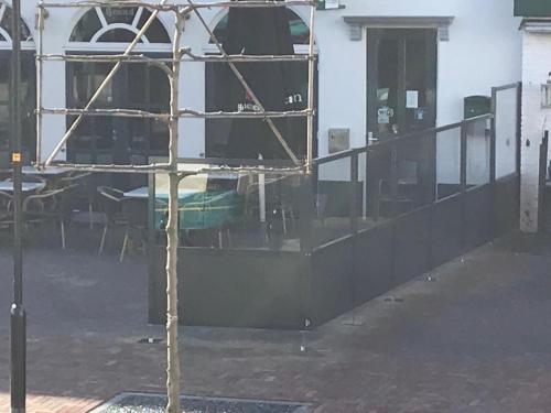 a tree is being built in a building at B&B D'n Optie in Druten