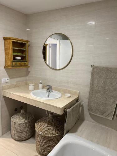 A bathroom at Luxury House with 3 Bedrooms, Sea Wiew and Swimming Pool in a quiet Residence