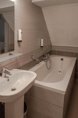 Koupelna v ubytování Hotel Piano 2 - Mont-St-Guibert - Louvain-la-Neuve