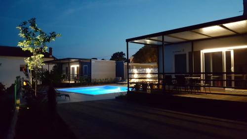 Foto Mobile homes Suha Punta 2
