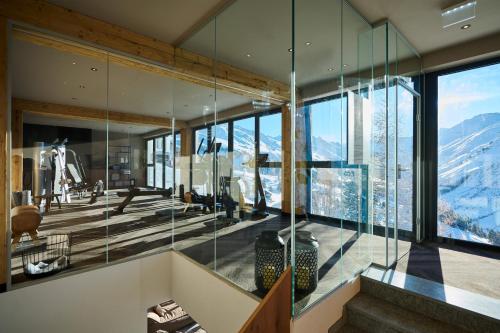 a glass house with a view at Alpenhotel Laurin in Hochgurgl