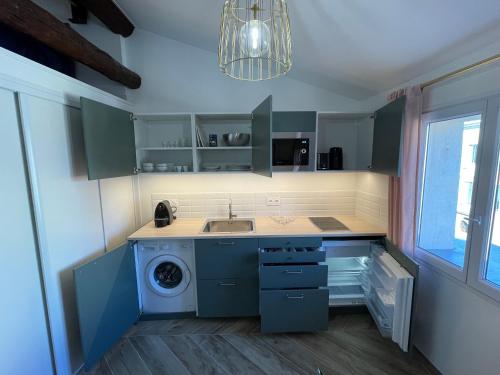 Nice Renting - MASSENA - LOFT - HEART of VIEIL ANTIBES - THE MARKET WITH SEA VIEW photo 27