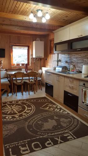 Cuisine ou kitchenette dans l'établissement Holiday Home La Vіta