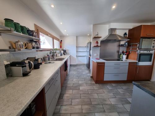 Η κουζίνα ή μικρή κουζίνα στο Chalet du Vernay