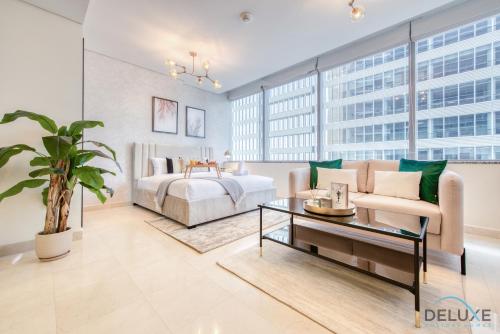 Sleek Studio at Sky Gardens DIFC by Deluxe Holiday Homes