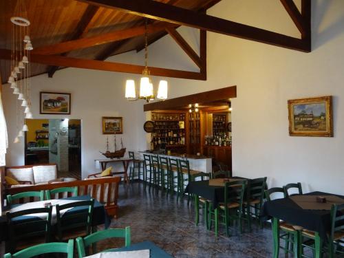 Εστιατόριο ή άλλο μέρος για φαγητό στο Hortensias Pousada Boutique - Piscina Aquecida 37 Graus e Fire Pit a Gas - Aceita PET