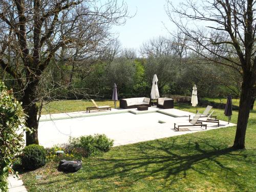 Κήπος έξω από το Clos Sandrine Gindou Lot