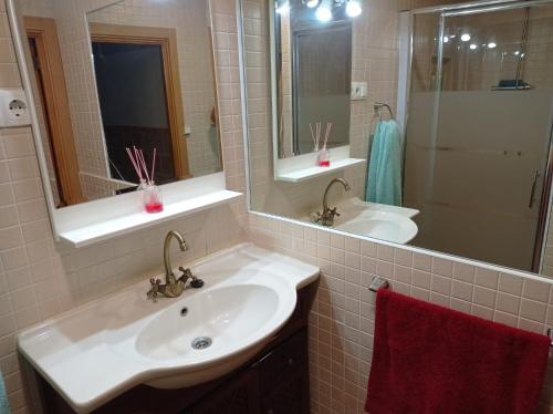 A bathroom at Casa rural khaleesi