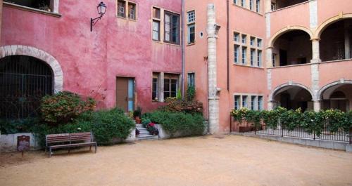 Coeur Vieux Lyon, 60 M2 lumineux tout confort photo 27