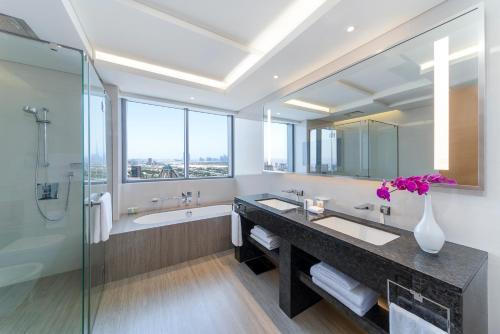 Hyatt Regency Dubai Creek Heights Image