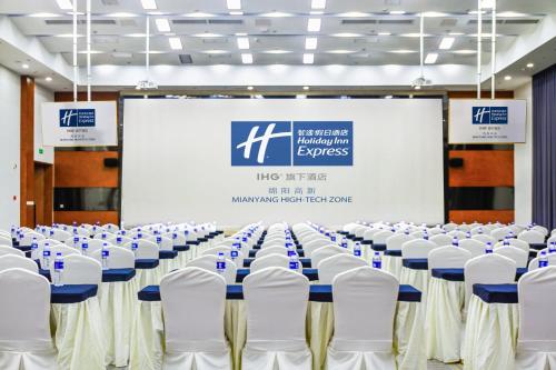 Konferenční prostory v ubytování Holiday Inn Express Mianyang High-Tech Zone by IHG