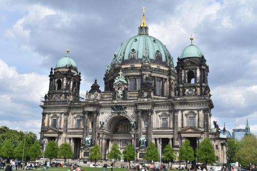 a large building with domes on top of it at Berlin - Schönefeld grüne Wohnung in Schönefeld