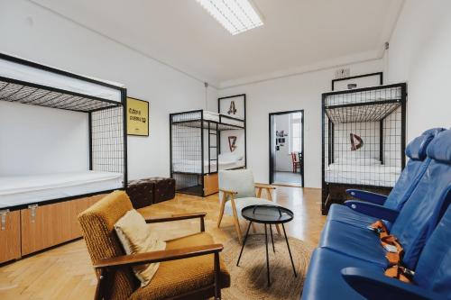 Χώρος καθιστικού στο Party Hostel Zzz