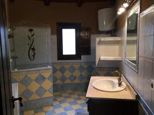 Vonios kambarys apgyvendinimo įstaigoje El Chozo