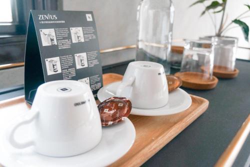 Utensilios para hacer té y café en 鬧鐘關掉旅店 Alarm Off B&B