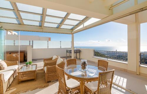 Luxurius Penthouse with Large Terrace and Spa