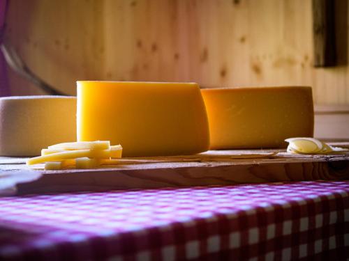 Schlafen im Fass - Schlaffass - Abenteuer - Romantik - Haslifassにあるベッド