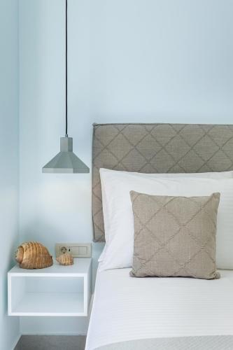 Katil atau katil-katil dalam bilik di Pearl Villas I, II & III - Redefined island chic, By ThinkVilla