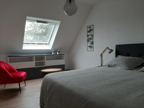 Postel nebo postele na pokoji v ubytování la maison des lavandières