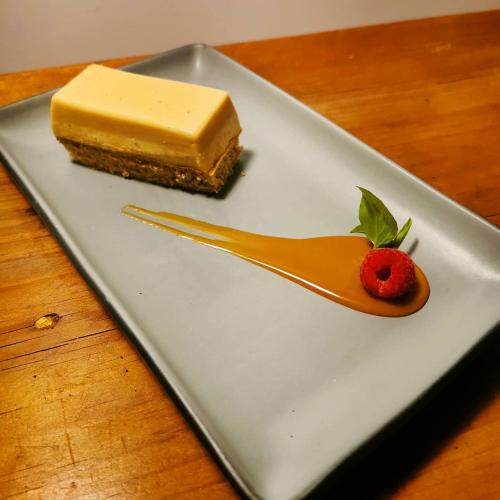 Makanan di atau berdekatan hotel