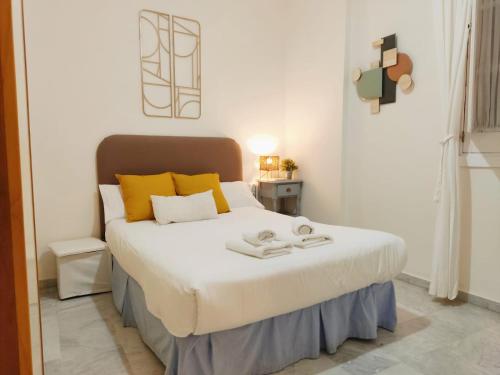 HomeySeville-Duplex con Terraza Santa Cruz 5 pax, Parking Optional