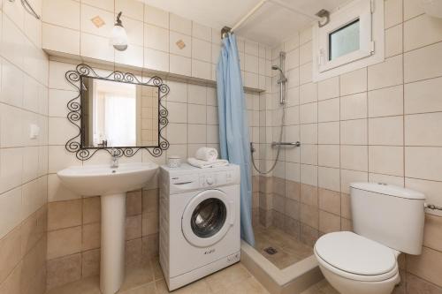Ένα μπάνιο στο Agallis Corfu Residence 