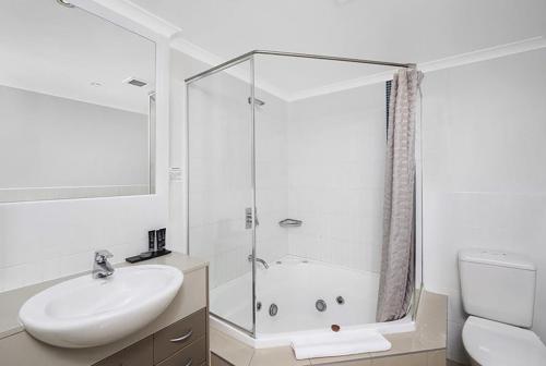 Gallery image of BASE Holidays - Ettalong Beach Premium Apartments in Ettalong Beach