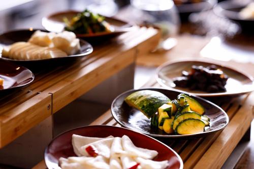 Jídlo v hotelu nebo okolí