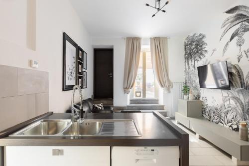 Kuchyňa alebo kuchynka v ubytovaní iFlat Monti Elegant Apartment with Terrace