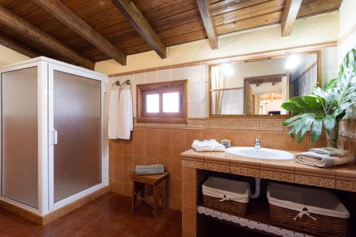 Vonios kambarys apgyvendinimo įstaigoje Home2Book Las Mimbreras