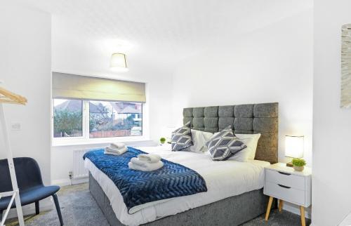 Легло или легла в стая в Pinewood Studios Bright 4 bed 2 Bath House Near Slough By 360Stays