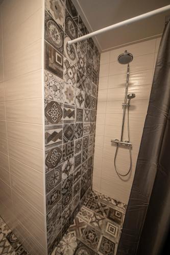 Ein Badezimmer in der Unterkunft Brinkzicht Diever, appartement Maaike