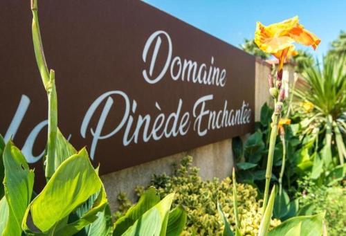 Zahrada ubytování Camping La Pinède Enchantée