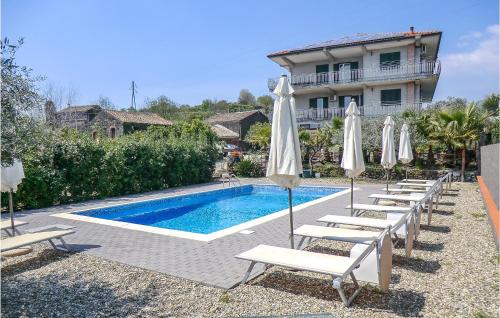 Nice Apartment In Santa Venerina With Wifi, 2 Bedrooms And Outdoor Swimming Pool