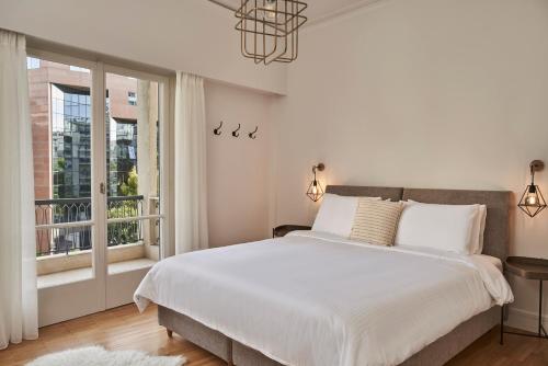 Chic n Bright 3Bd Apt with Hilton View