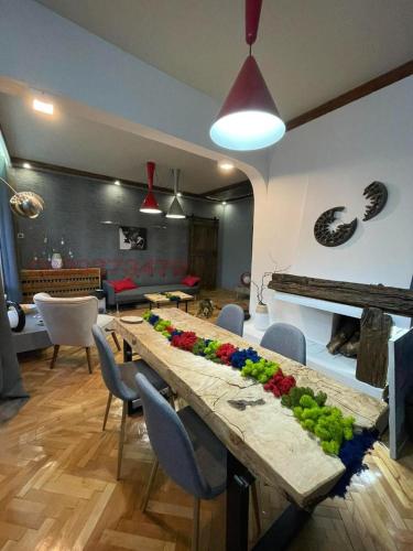 Top center Art deluxe apartment near to Aleksander Nevsky cathedral