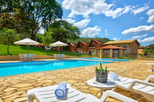 Bazén v ubytování Filimahalo Hotel nebo v jeho okolí