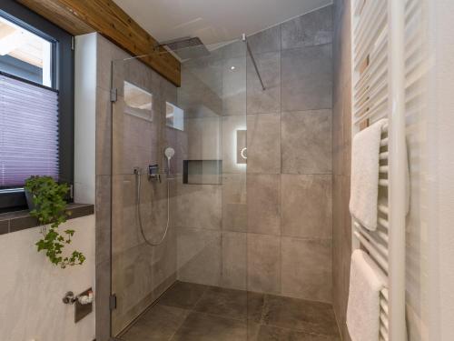 Un baño de Appartement Gaisbergblick