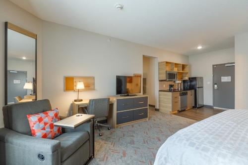 Кухня или мини-кухня в Candlewood Suites - San Antonio - Schertz by IHG
