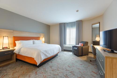 Телевизор и/или развлекательный центр в Candlewood Suites - San Antonio - Schertz by IHG